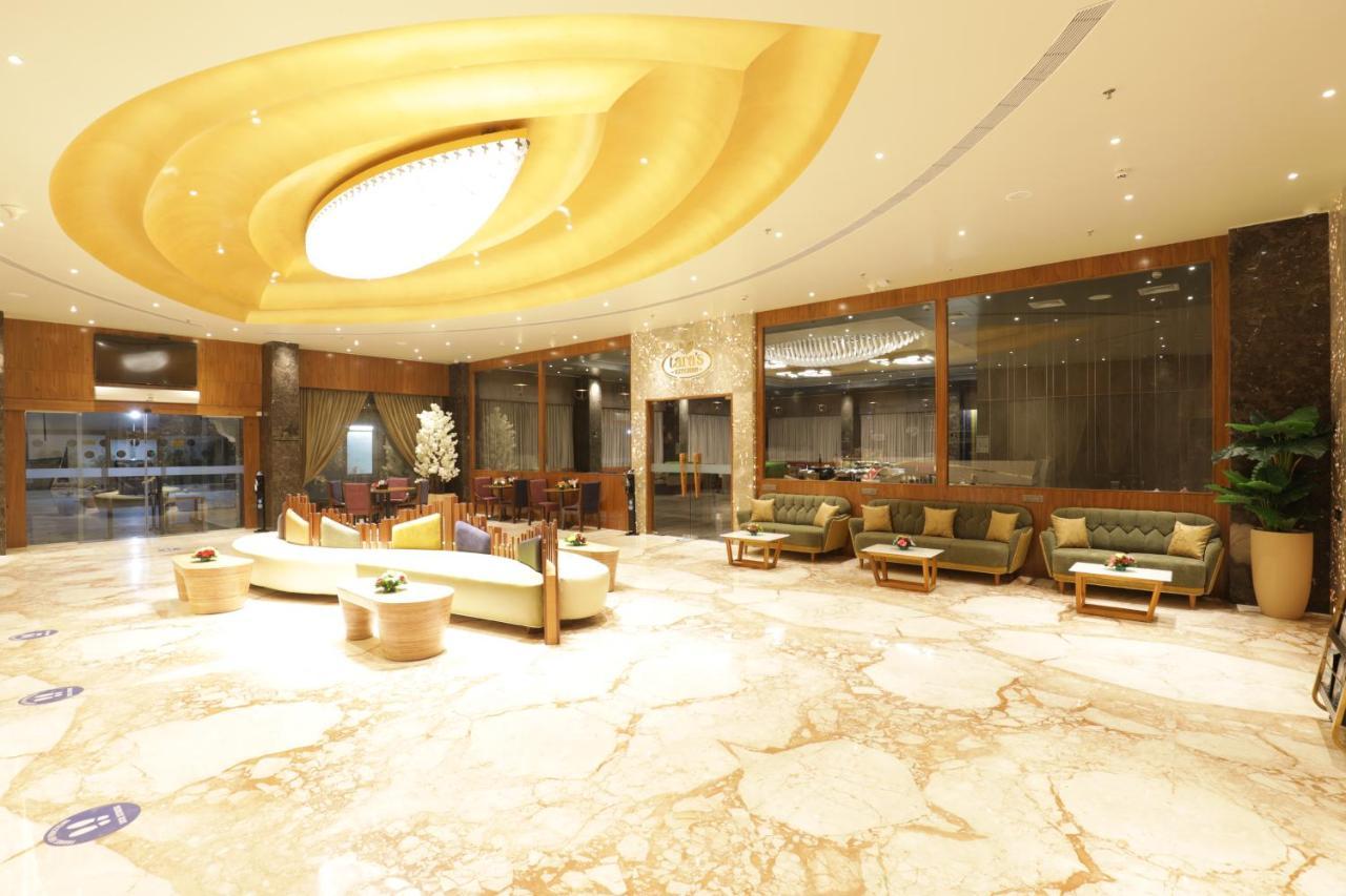 Tara Suns Hotell Vadodara Exteriör bild