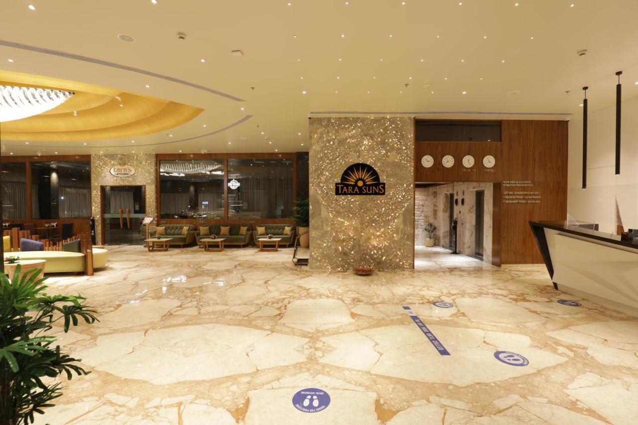 Tara Suns Hotell Vadodara Exteriör bild