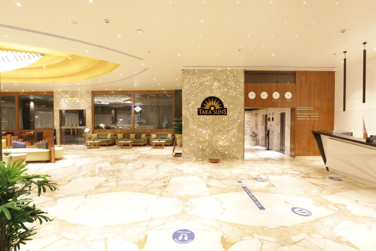 Tara Suns Hotell Vadodara Exteriör bild
