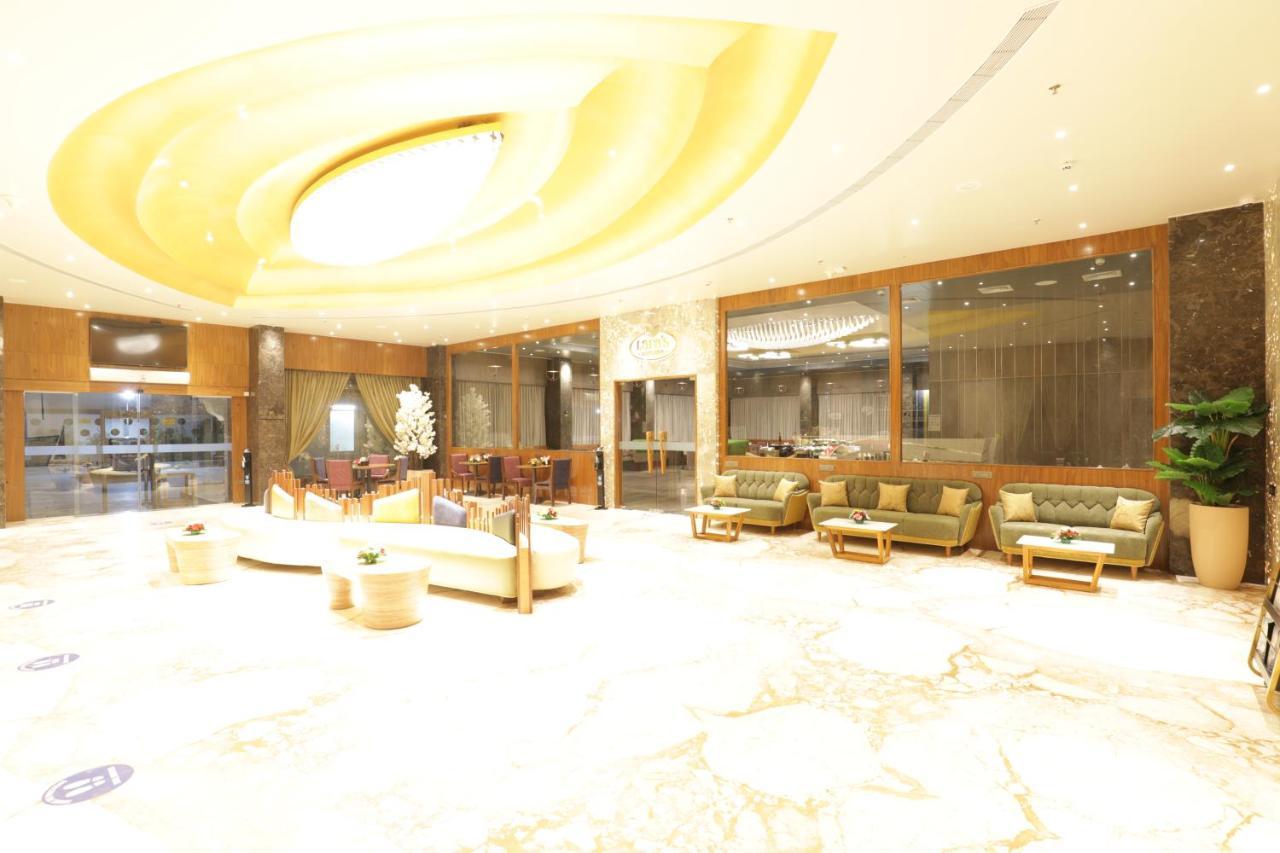 Tara Suns Hotell Vadodara Exteriör bild