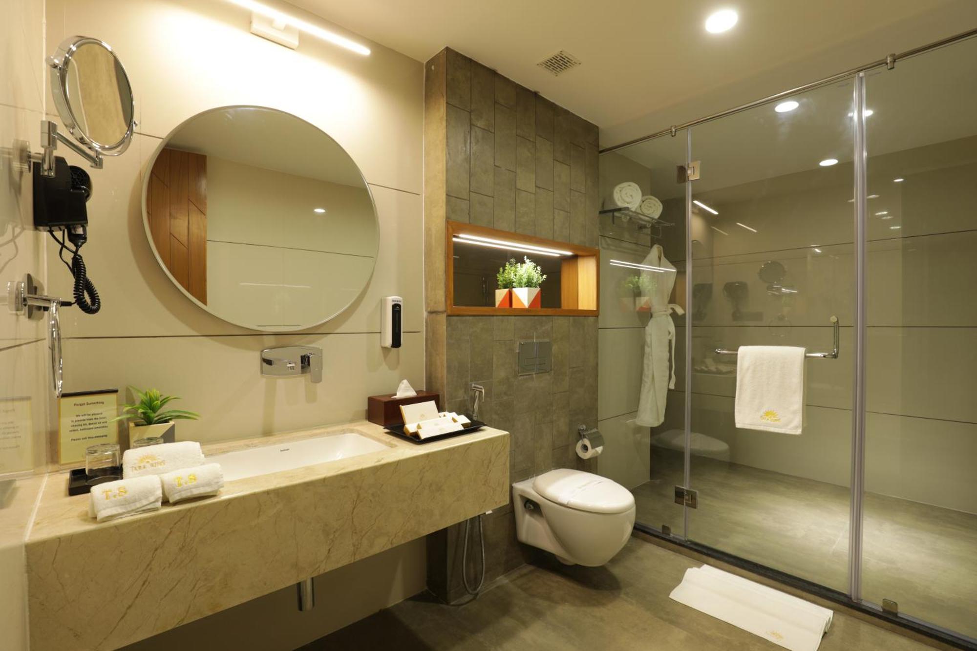 Tara Suns Hotell Vadodara Exteriör bild